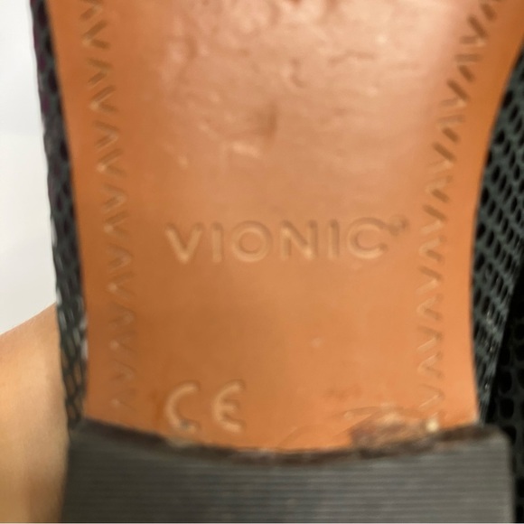 Vionic Zane loafer comfort shoe grey black faux lizard women size 6 professional - Picture 8 of 9